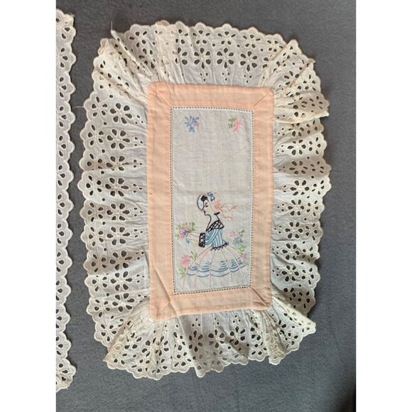 Vintage Lace Doilies Set with Embroidered Ladies - 3 Pieces for Elegant Decor - Picture 2 of 11